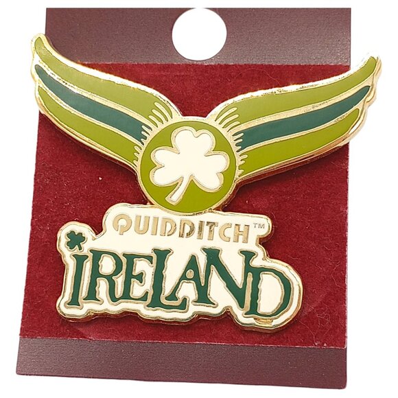 Retired Wizarding World Of Harry Potter Ireland Quidditch Team Pin Badge 2" - Picture 3 of 4